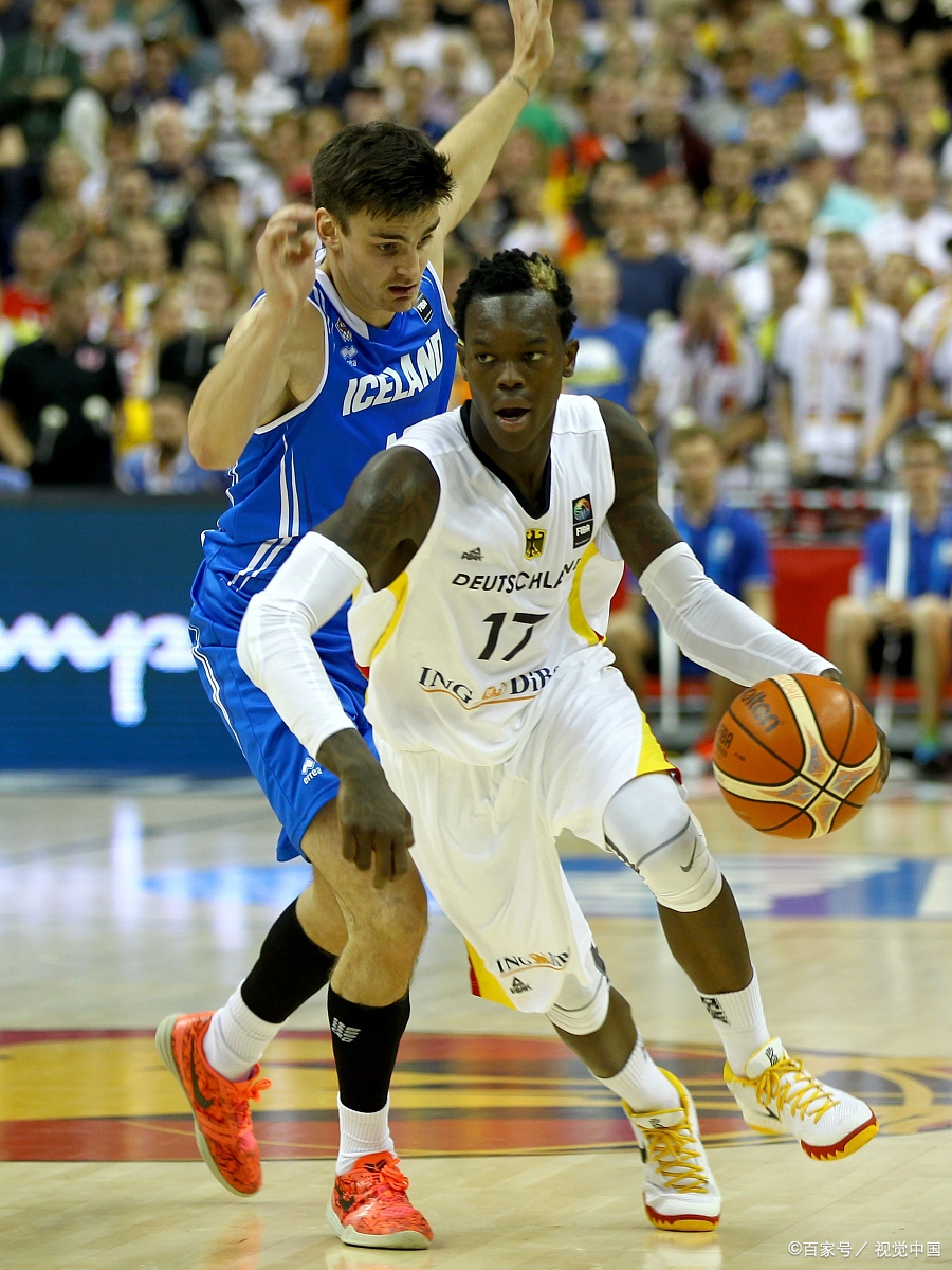 俄罗斯足球队风头盖过斯洛文尼亚，获得胜利